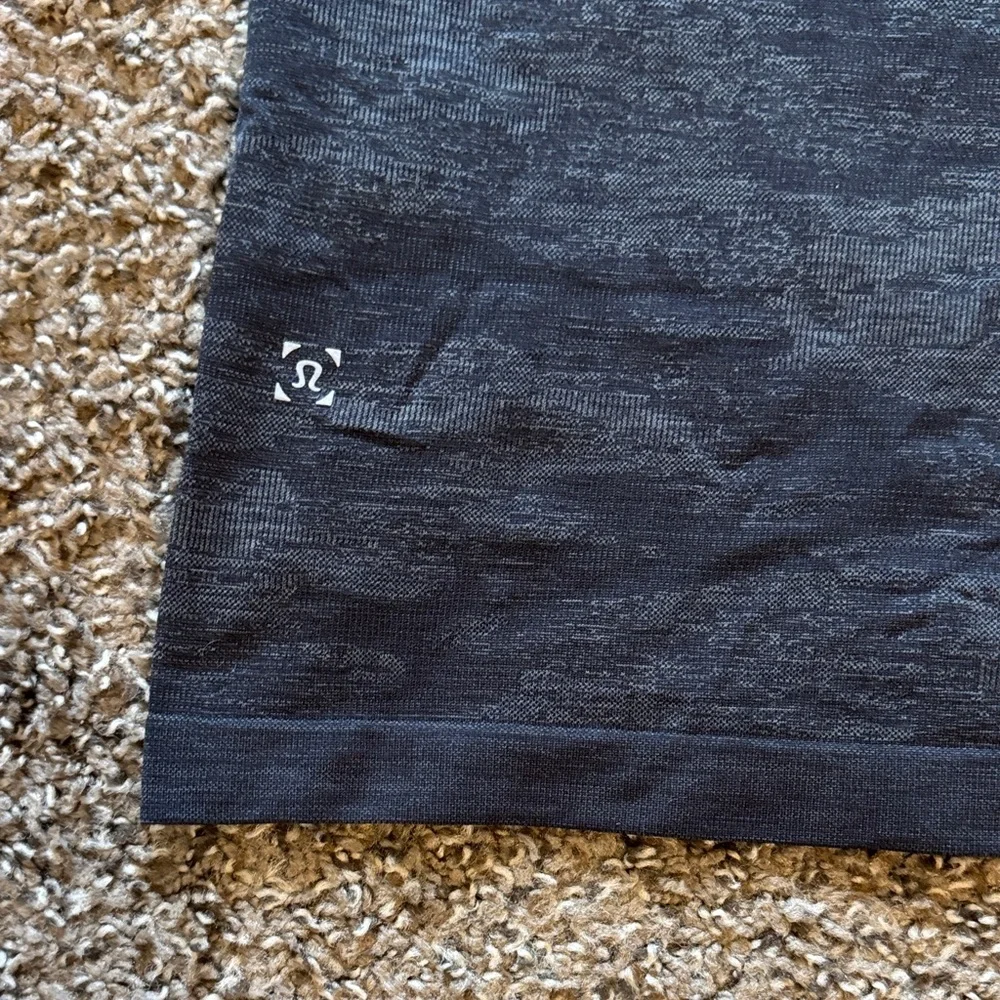 Men's Lululemon Army Pattern Dark Gray T-Shirt Large